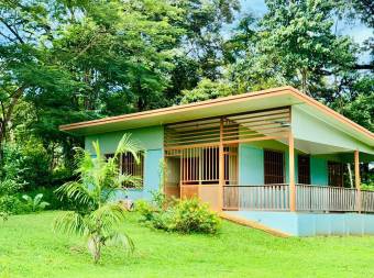 Two Homes, One Paradise on the Pacific