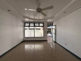 Se alquila local comercial en San Rafael Escazú 26-1299