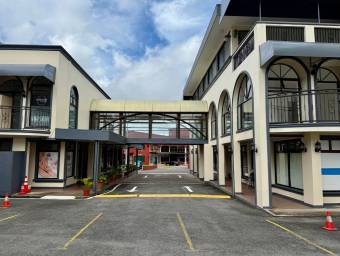 Se alquila local comercial en San Rafael Escazú 26-1300