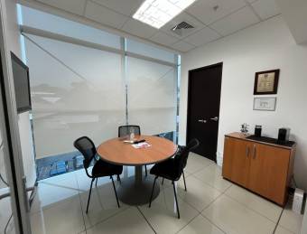 Alquiler de Elegante Oficina en Santa Ana / Mls. 26-857 OFC JB
