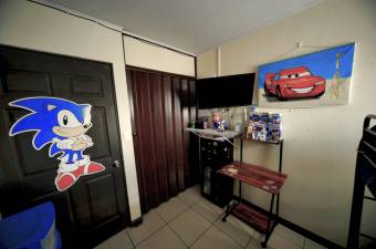 Se vende casa con patio en San Pablo Heredia 26-1036