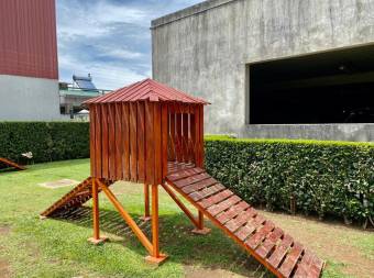 Se vende apartamento con mucha luz natural en Hatillo San José 26-1786