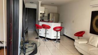 Se vende apartamento en Piedades Santa Ana 26-931