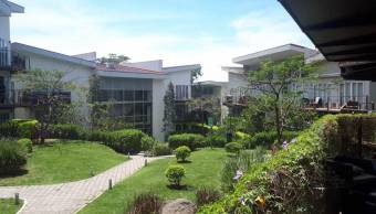 Se vende apartamento en Santa Ana San José 22-881