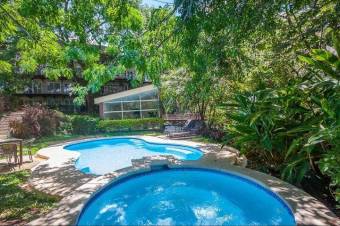 Se vende apartamento en Santa Ana San José 22-881