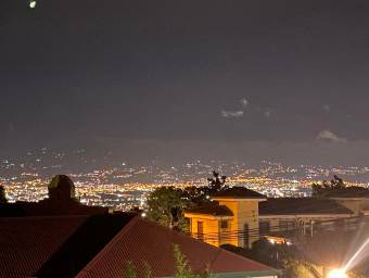 Su hogar donde el diseño contemporáneo, la comodidad familiar y vista privilegiada