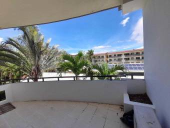 Se vende amplio apartamento en Santa Ana San José 26-1008