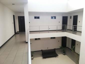 Se vende espacioso apartamento en Uruca San José 24-1158