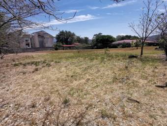 Se vende lote con más de 1100m2 en Piedades Santa Ana 24-124