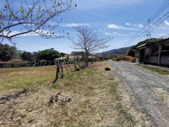 Se vende lote con más de 1100m2 en Piedades Santa Ana 24-124