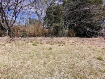 Se vende lote con más de 1100m2 en Piedades Santa Ana 24-124