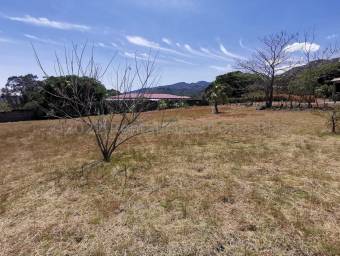Se vende lote con más de 1100m2 en Piedades Santa Ana 24-124