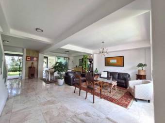 Venta de Casa en Piedades de Santa Ana. RAH 26-639