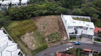 Se vende lote de más de 1300m2 en Escazú San José 26-717