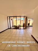 San Rafael Escazu casa aqlquiler $2.100 /3 dormitorios, jardines