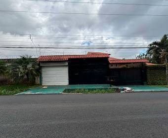 House for sale in Tambor, Alajuela. Bank-owned property. House for sale in Tambor, Alajuela. Bank-owned property.