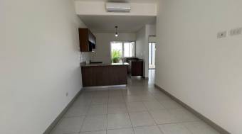 Se alquila casa con patio en San Antonio Alajuela 26-1333 