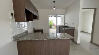 Se alquila casa con patio en San Antonio Alajuela 26-1333 