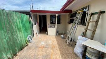 Se vende espaciosa casa en Hatillo San José 26-310
