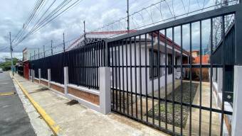 Se vende espaciosa casa en Hatillo San José 26-310