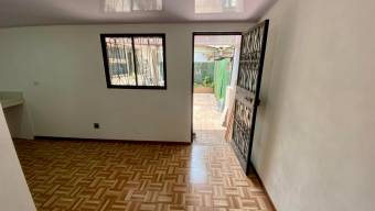 Se vende espaciosa casa en Hatillo San José 26-310