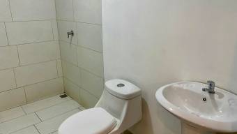 Se vende espaciosa casa en Hatillo San José 26-310