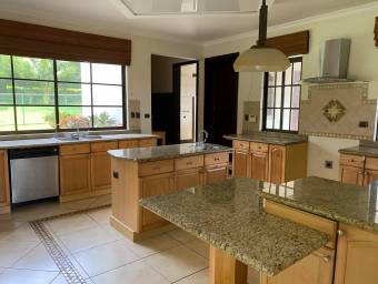 Alquiler de Confortable Casa en Piedades, Santa Ana / Mls. 26-636 OFC JB Alquiler de Confortable Casa en Piedades, Santa Ana / Mls. 26-636 OFC JB