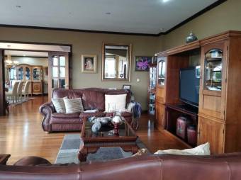 Venta de Casa en San Rafael de Escazú. RAH 23-516