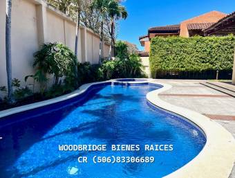 Escazu casa en alquier $2.100 /326 metros, terraza y jardin