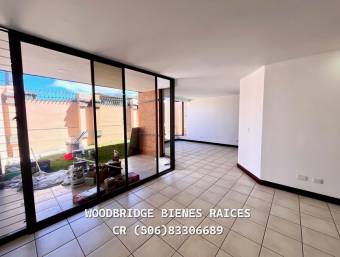 Escazu casa en alquier $2.100 /326 metros, terraza y jardin