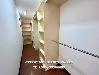 Escazu casa en alquier $2.100 /326 metros, terraza y jardin