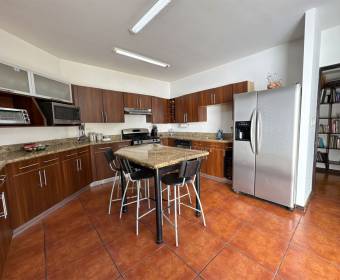 Single-story house for sale in Ciudad Hacienda Los Reyes, La Guacima.