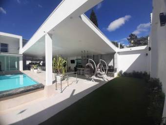 Se vende casa a estrenar en Escazú San José 26-175