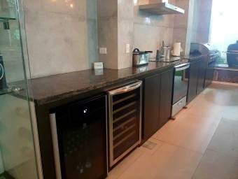 Se vende casa a estrenar en Escazú San José 26-175