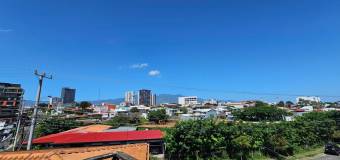 Se vende espaciosa casa en Carmen San José 26-576