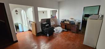 Se vende espaciosa casa en Carmen San José 26-576