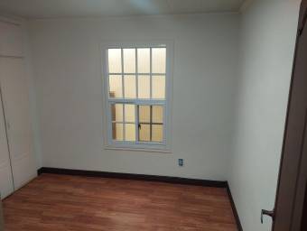 Se vende casa con amplio patio en Jesús Santa Barbará 26-544