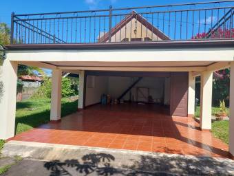 Se vende casa con amplio patio en Jesús Santa Barbará 26-544