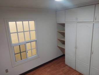 Se vende casa con amplio patio en Jesús Santa Barbará 26-544