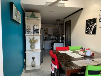 Se vende espaciosa casa con patio en La Asunción Heredia 25-950