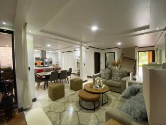 Se vende casa con mucha luz natural Granadilla San José 25-687