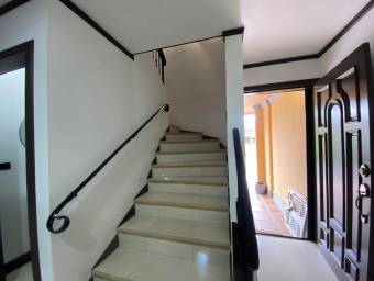 Se vende casa con mucha luz natural Granadilla San José 25-687