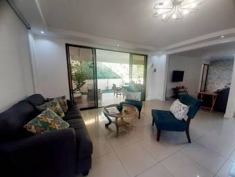 Se vende espaciosa casa en Santa Ana San José 25-114