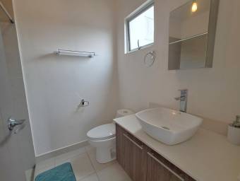 Se vende casa en San Miguel Heredia 26-275