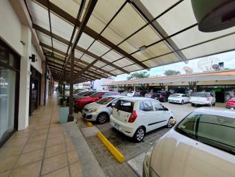 Se vende local comercial en San Rafael Escazú 26-185, $ 230,000, 2, San José, Escazú