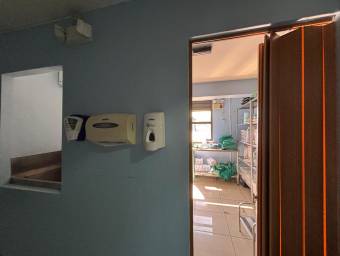 Se vende espacioso local comercial en Hospital San José 25-1611, $ 197,000, 1, San José, San José