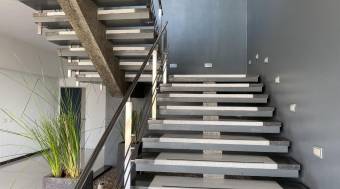 Se vende espacioso local comercial en Uruca Santa Ana 24-578, $ 180,000, 2, San José, Santa Ana