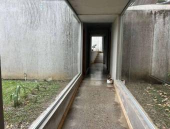 Joya de Arquitectura Industrial Diseño Modular y Vistas a la Montaña