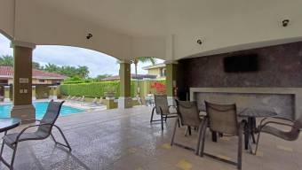 Elegancia y Confort en Condominio Almería Residencia con Jardín Privado y BBQ