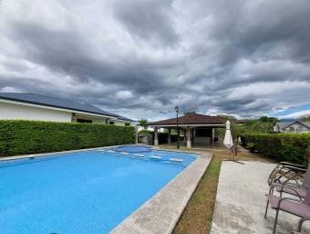Se vende espacioso lote en Alajuela 25-1492